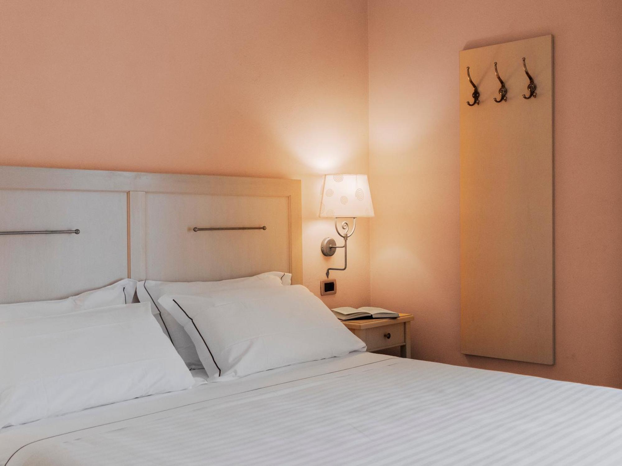 Hotel Liliana Диано-Марина Экстерьер фото