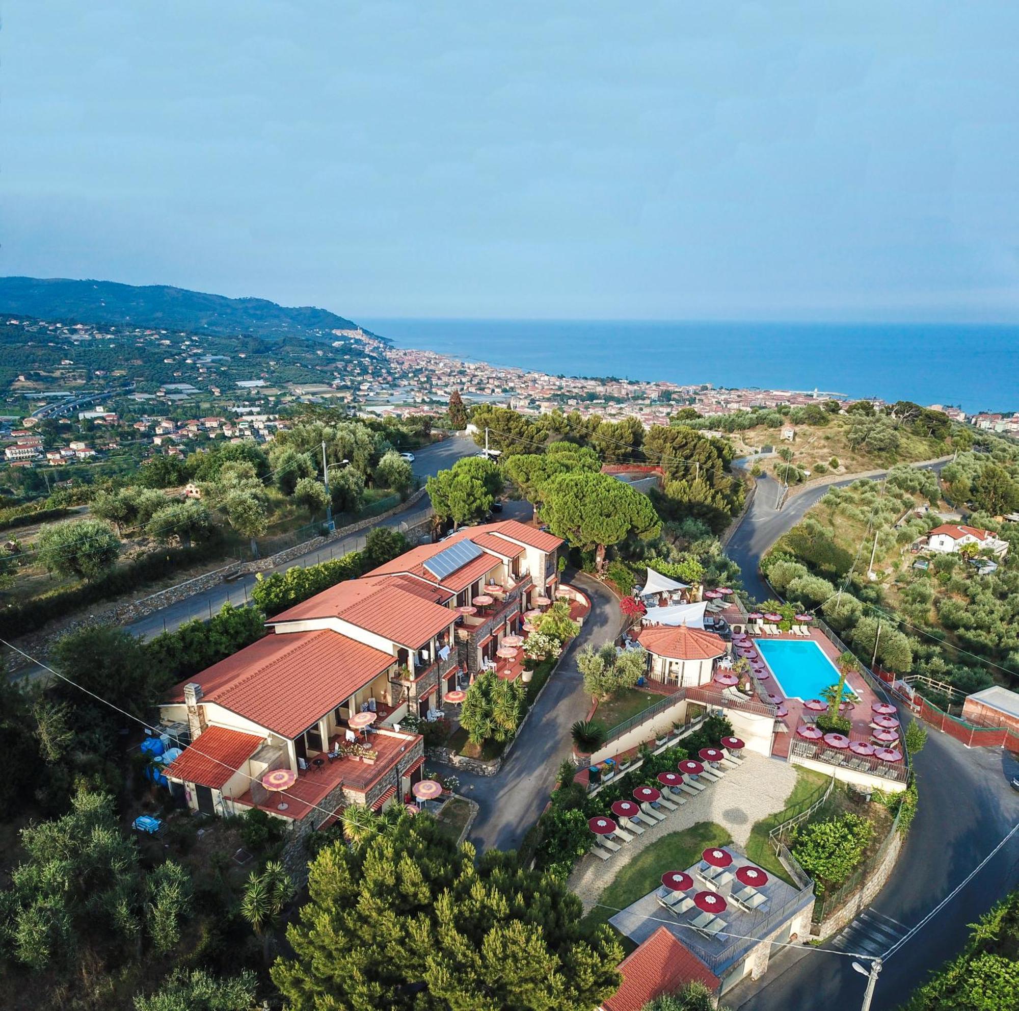 Hotel Liliana Диано-Марина Экстерьер фото